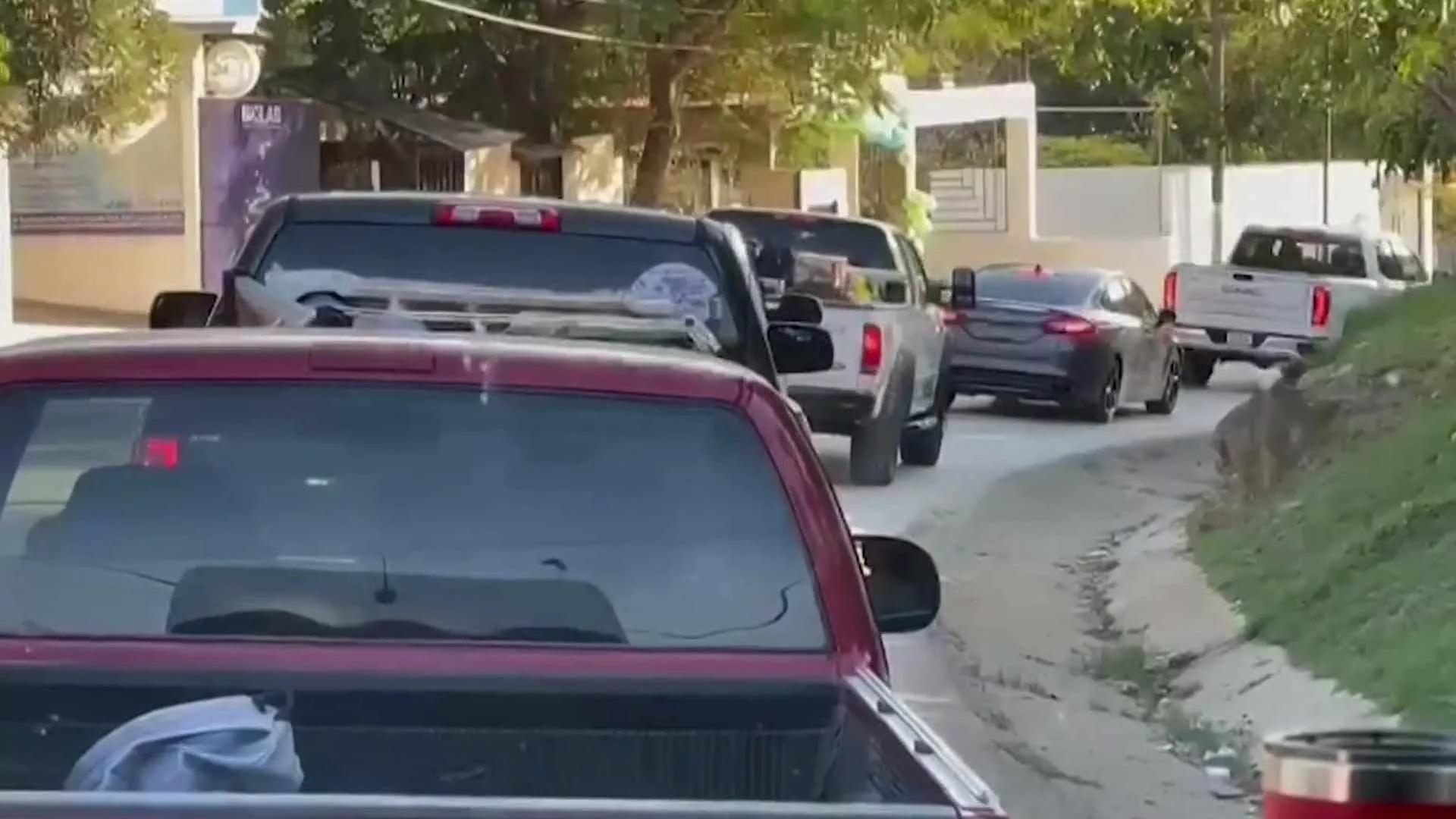 Caravanas de Paisanos Viajan Juntos pra Evitar a la Delincuencia