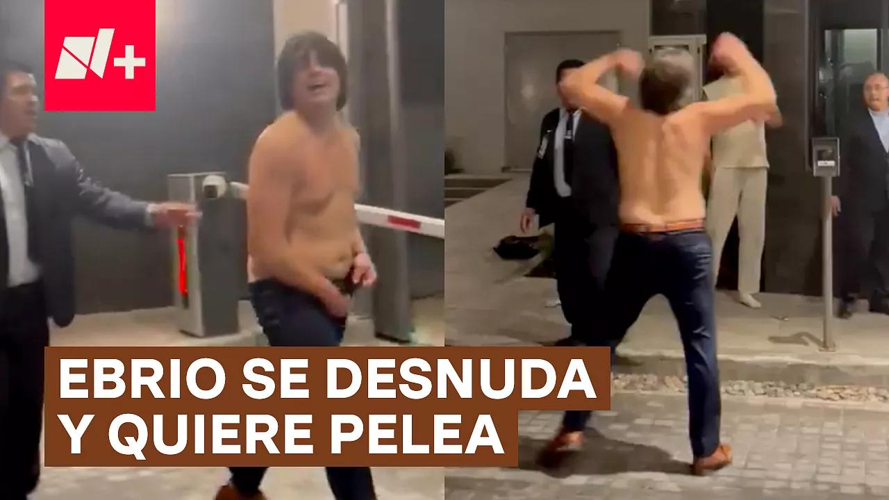 Borracho se Desnuda, Reta a Golpes a su Vecino y se Vuelve Viral en Navidad