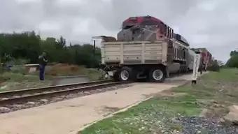 FOTO: Tren Embiste Camión en Zacatecas