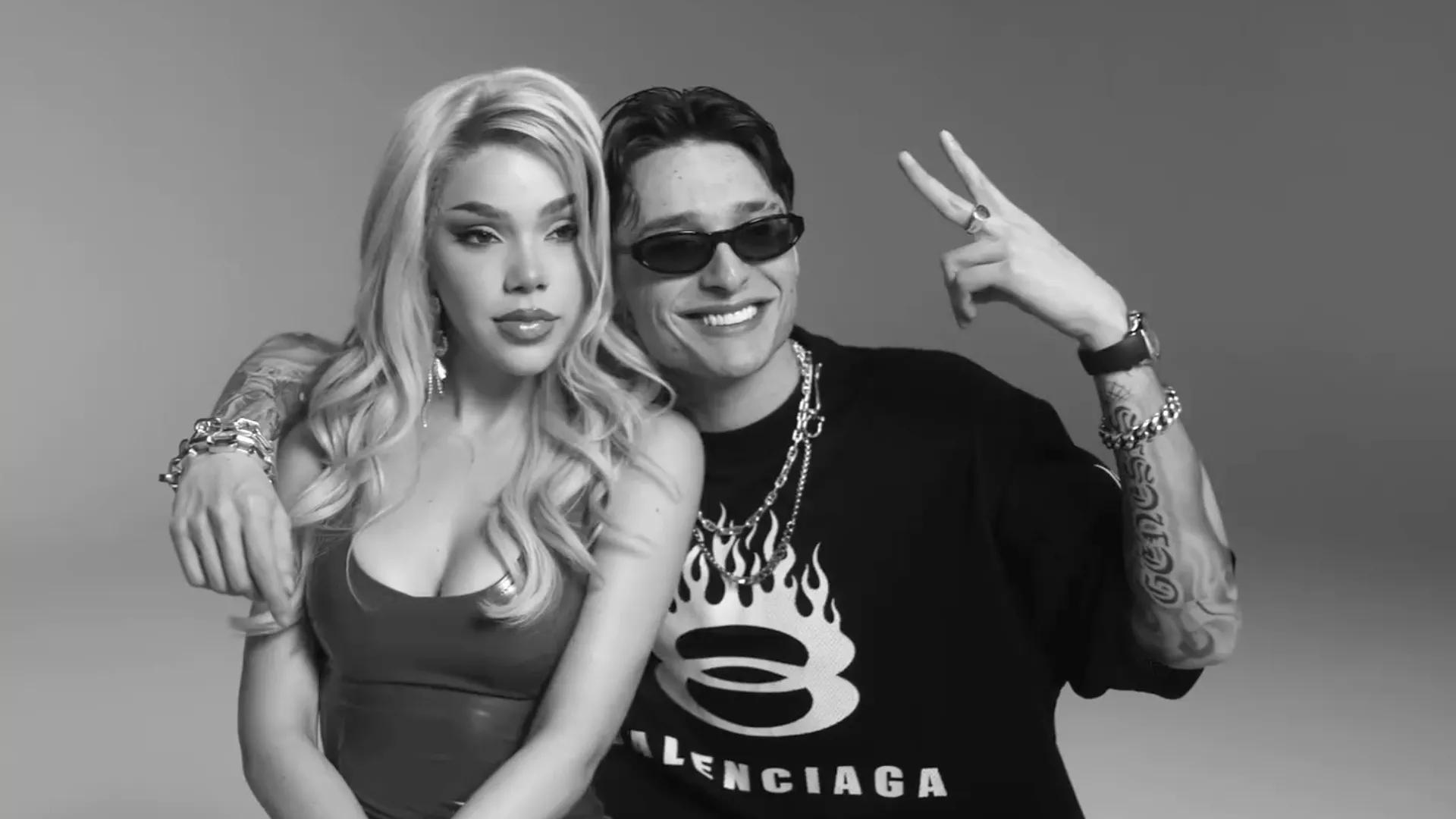 Peso Pluma Presume Nuevo Look Junto a Kenia Os; se Aproxima Video