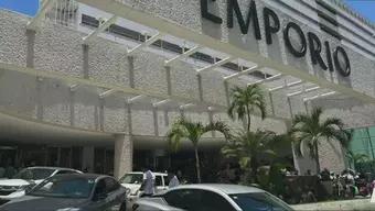 Clausuran Hotel Emporio en Acapulco por Tirar Aguas Residuales a la Calle