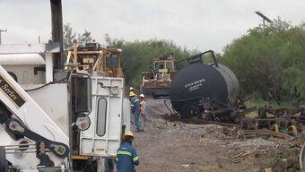 Siguen Trabajos para Retirar Vagones de Tren Descarrilado en Reynosa