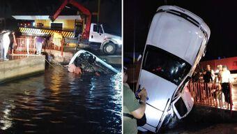 Camioneta cayó al Río Calzadas de Coatzacoalcos, Veracruz.