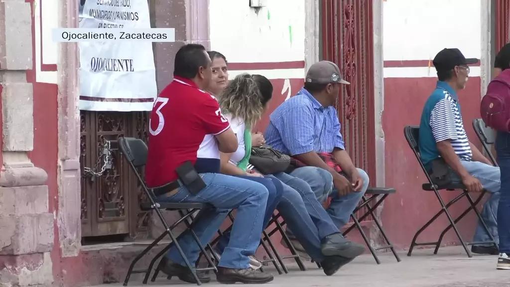 Servidores Públicos se Niegan a Abandonar la Presidencia Municipal de Ojocaliente