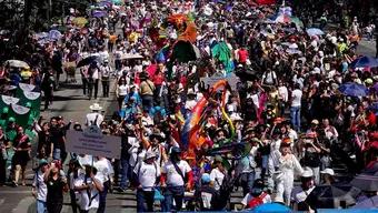 Foto: Familias se Reúnen para Disfrutar del Desfile de Alebrijes Monumentales en CDMX