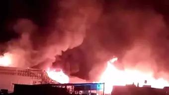 Foto: Incendio en Bodega de Tarimas Moviliza a Bomberos en Cuautitlán Izcalli y Tepotzotlán, Edomex