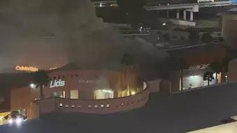 Foto: Se Registra Incendio en Centro Comercial en Cuautitlán Izcalli