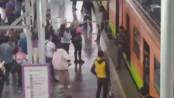 Metro CDMX: Así Fue Como un Hombre Subió al Techo de un Vagón en Estación Guelatao