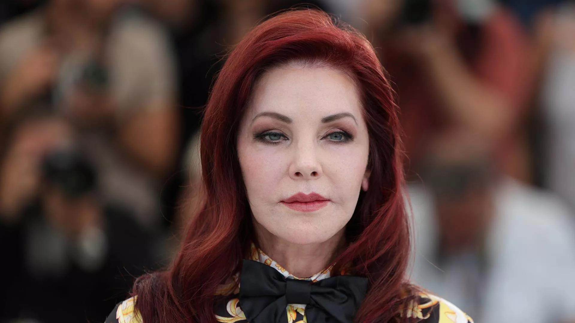 El hijo olvidado de Priscilla Presley reaparece: Mucha gente sabe de mí  pero no me conoce — Radio Concierto Chile