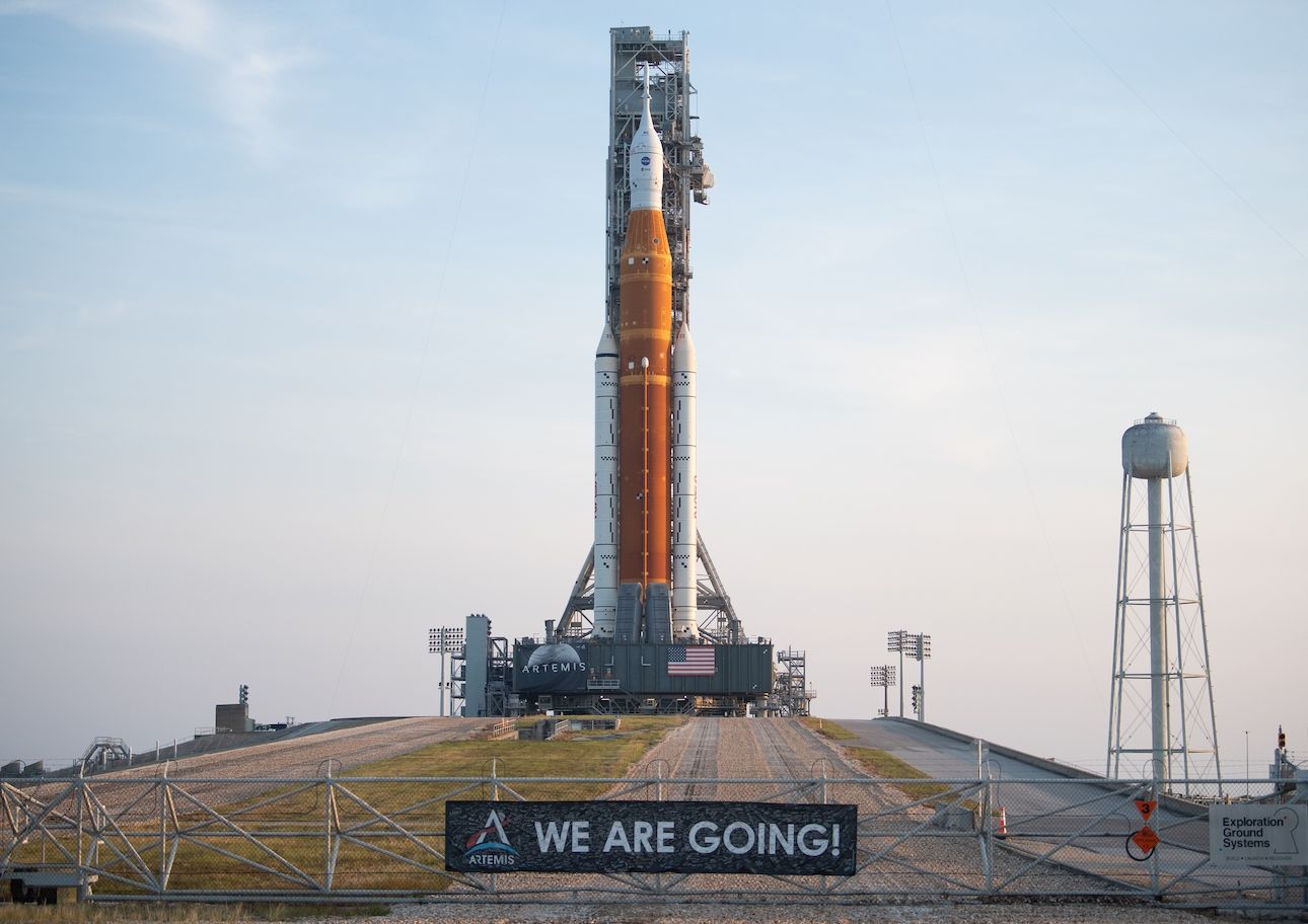 Cohete SLS de la NASA que lanzará la misión Ártemis 1 a la Luna