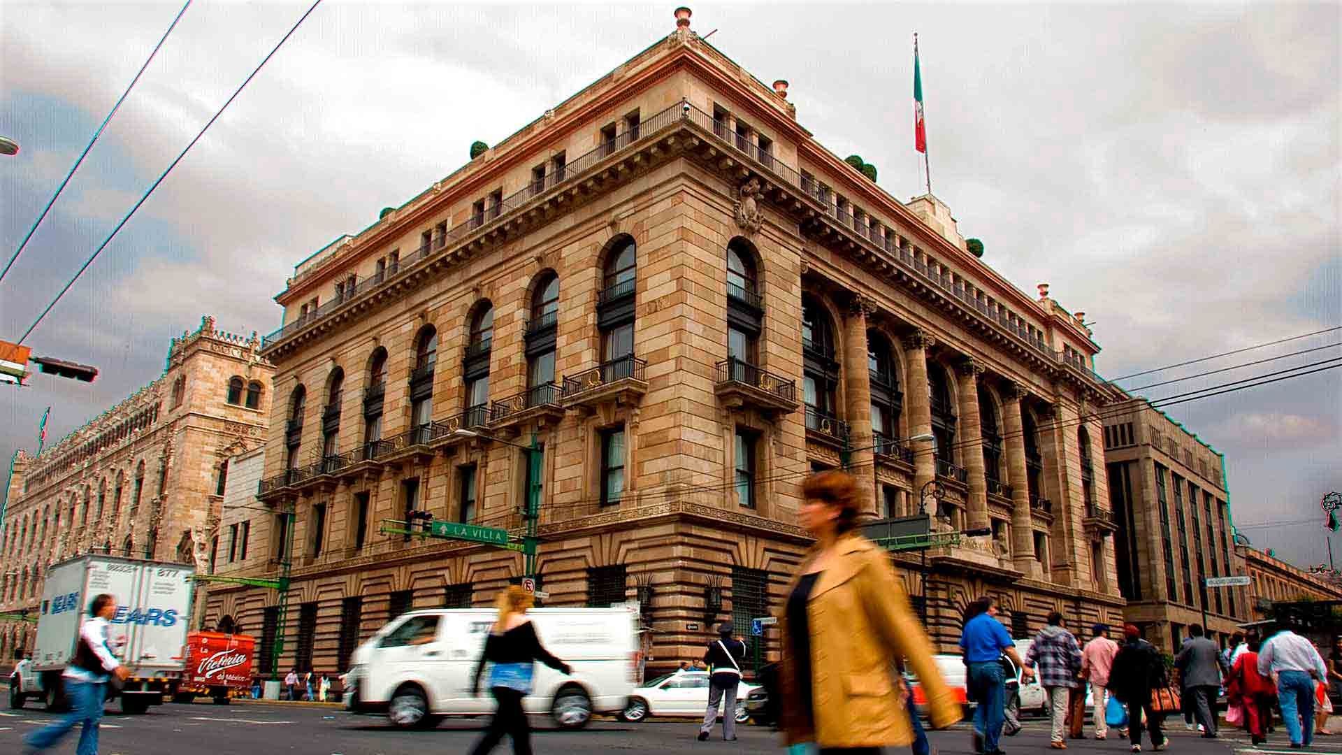 Banxico pronostica crecimiento del 3% para 2022