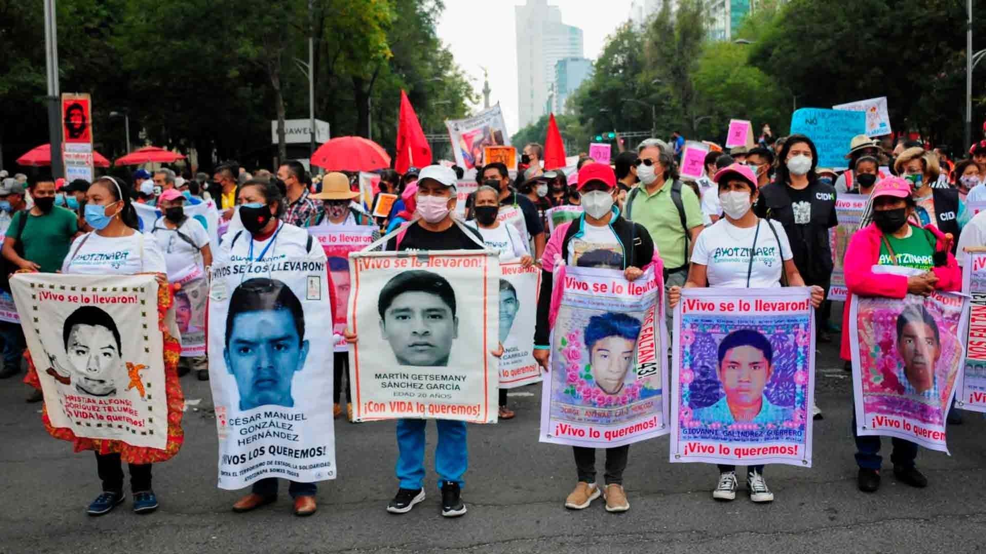 Encinas dijo que había nuevas evidencias contra Murillo Karam por caso Ayotzinapa