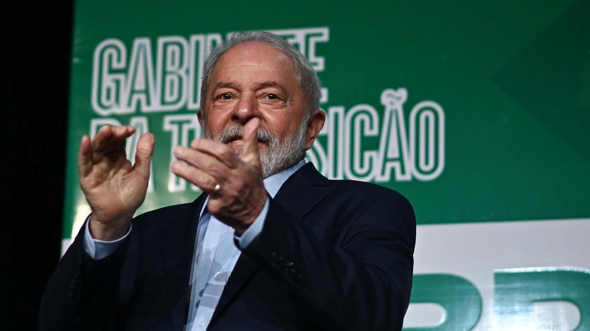 Luiz Inácio Lula da Silva anuncia a integrantes de gabiente