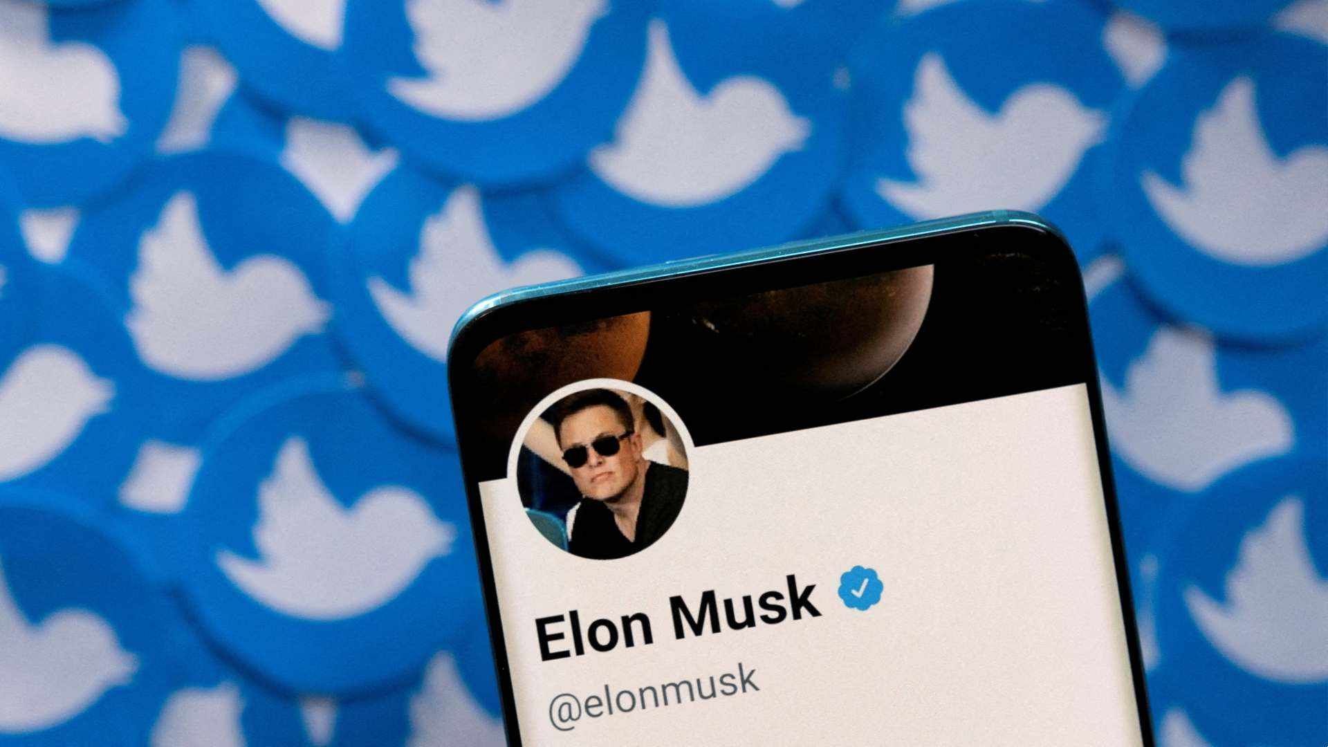 Elon Musk lanzó una encuesta para saber si debe dejar la dirección de Twitter