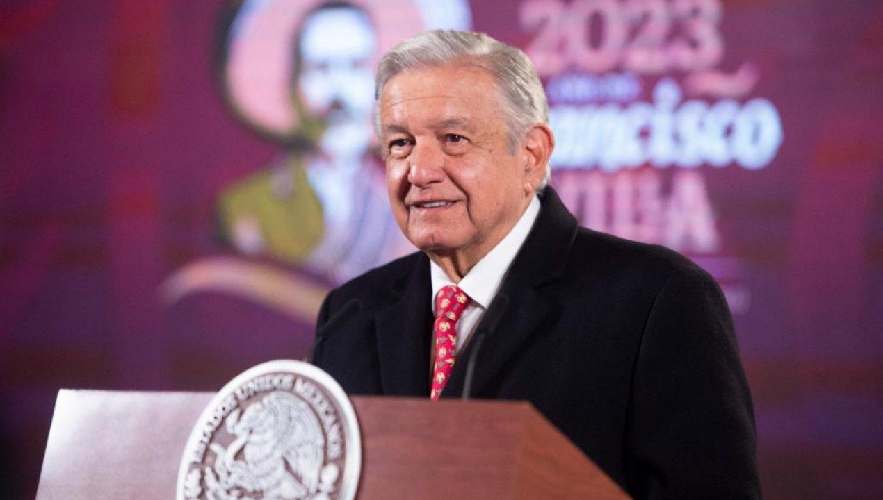 El presidente Andrés Manuel López Obrador presenta su mañanera desde Palacio Nacional