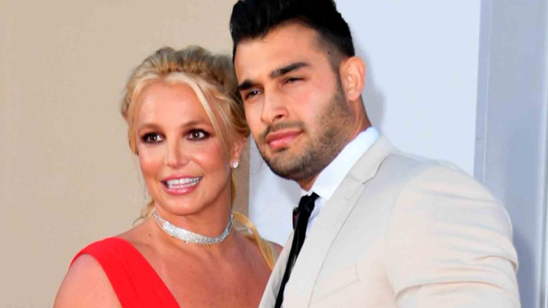 Britney Spears y Sam Asghari en el estreno de "Érase una vez... en Hollywood” 