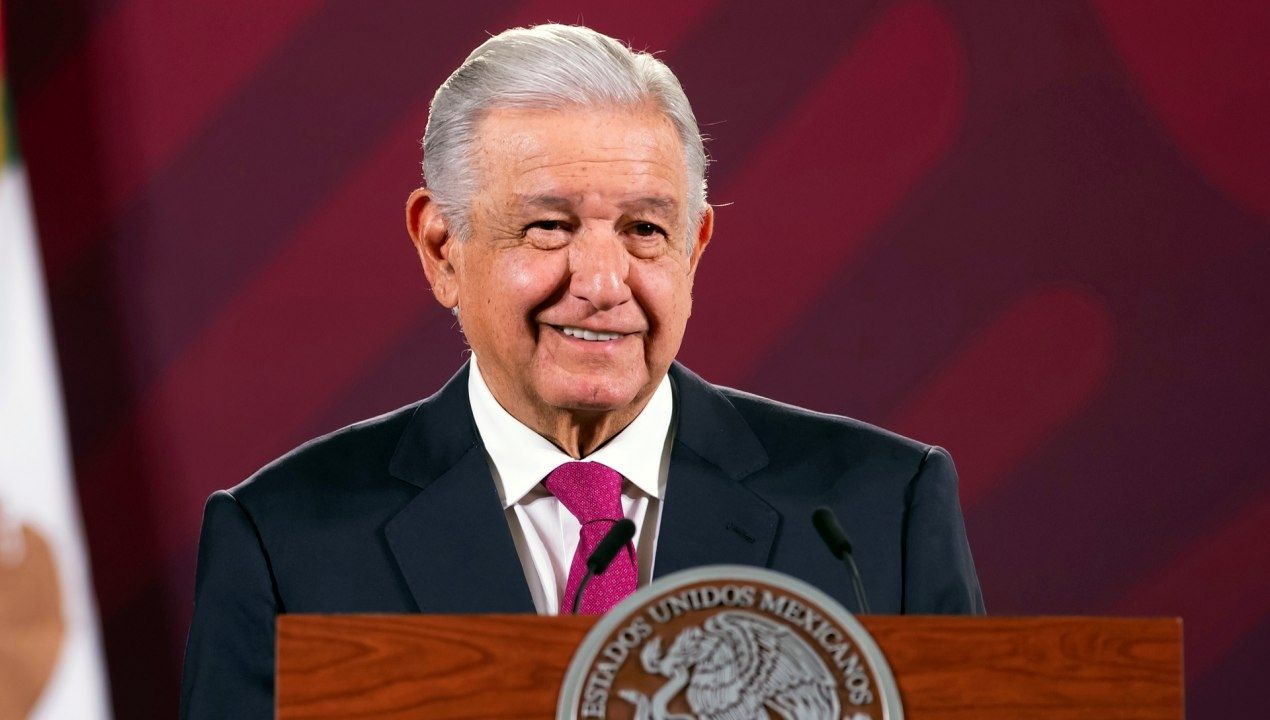 El presidente Andrés Manuel López Obrador presenta su mañanera desde Palacio Nacional