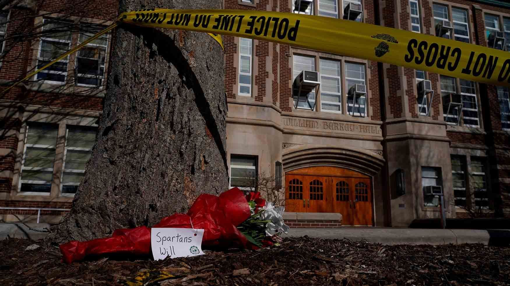 La Universidad de Michigan permanece cerrada tras el tiroteo del lunes por la noche