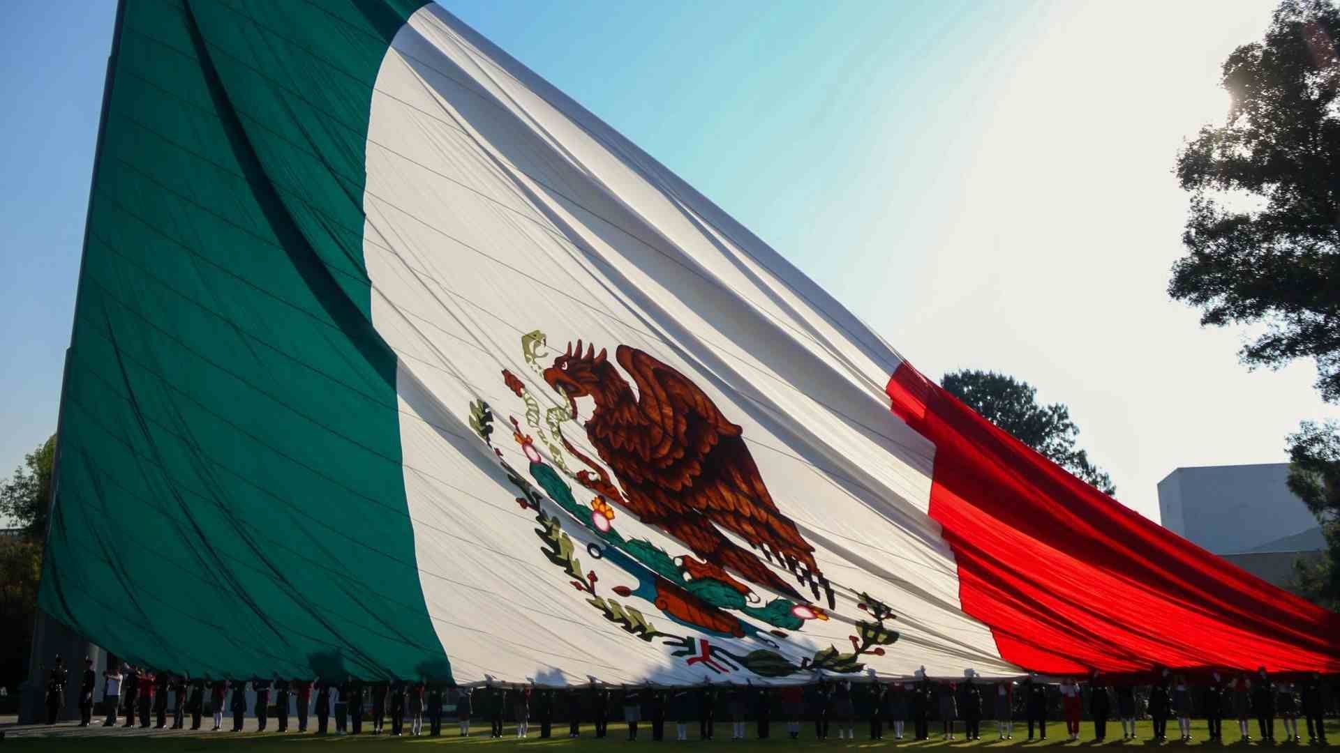 Resumen de la primera bandera de México, desde cuál fue hasta el año en que se creó