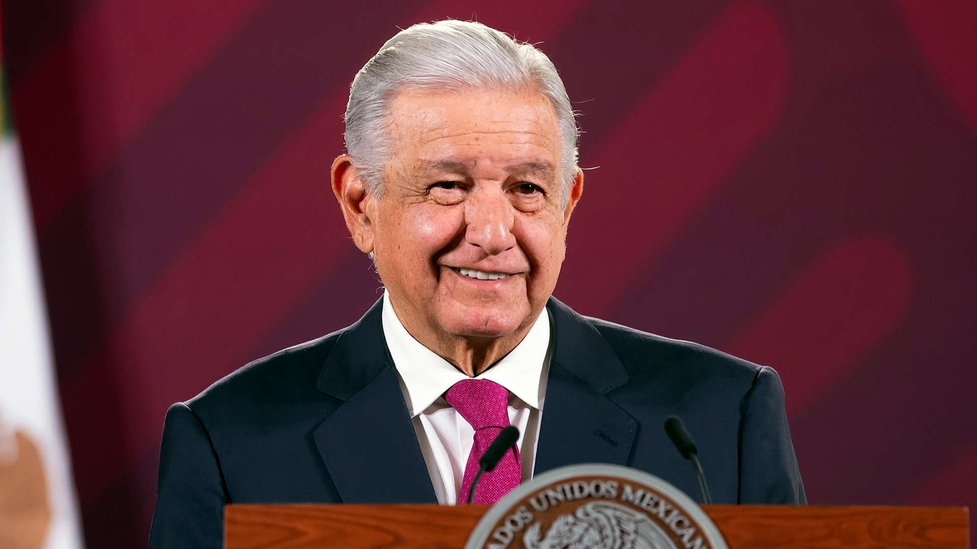 El presidente Andrés Manuel López Obrador ofrece su conferencia mañanera un día después de la marcha por su Informe de Gobierno