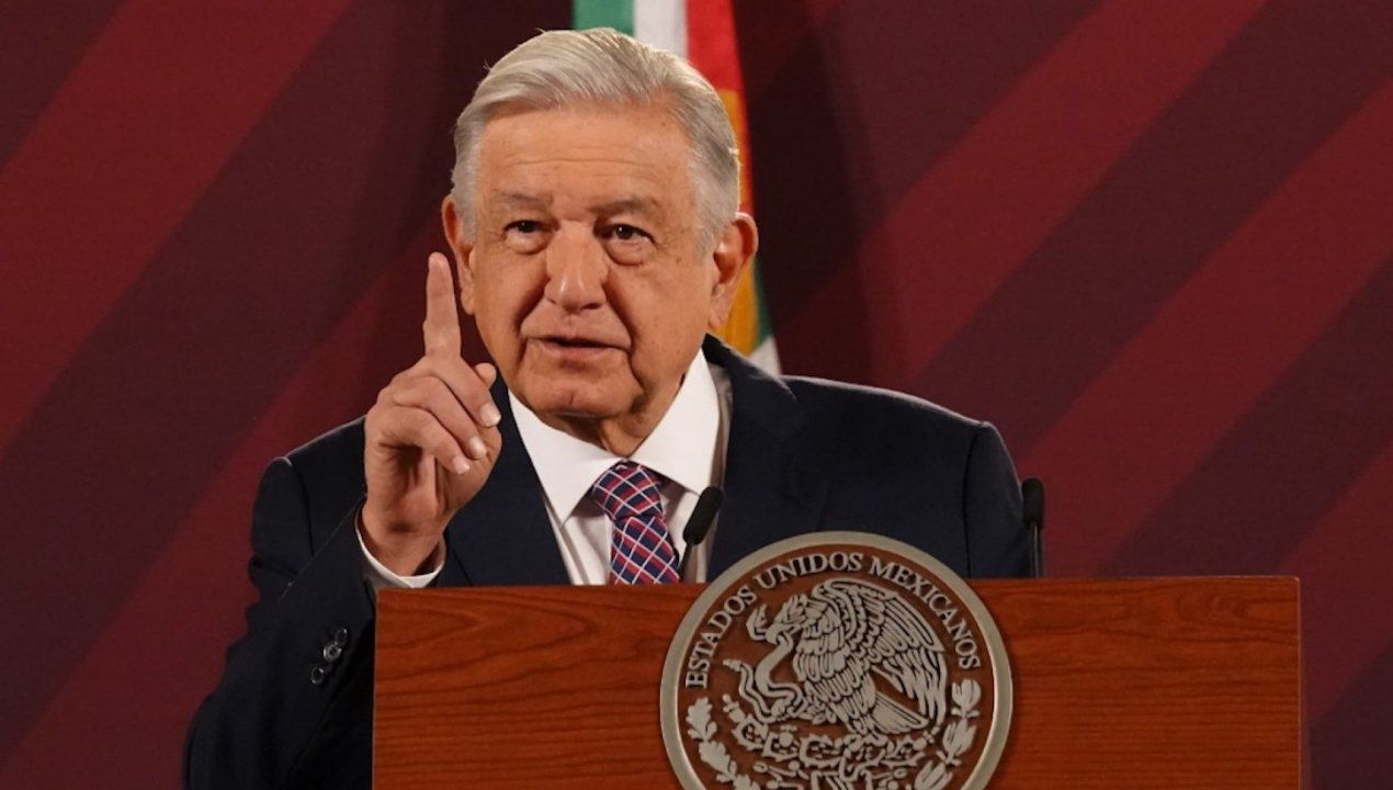 El presidente Andrés Manuel López Obrador presenta su mañanera desde Palacio Nacional