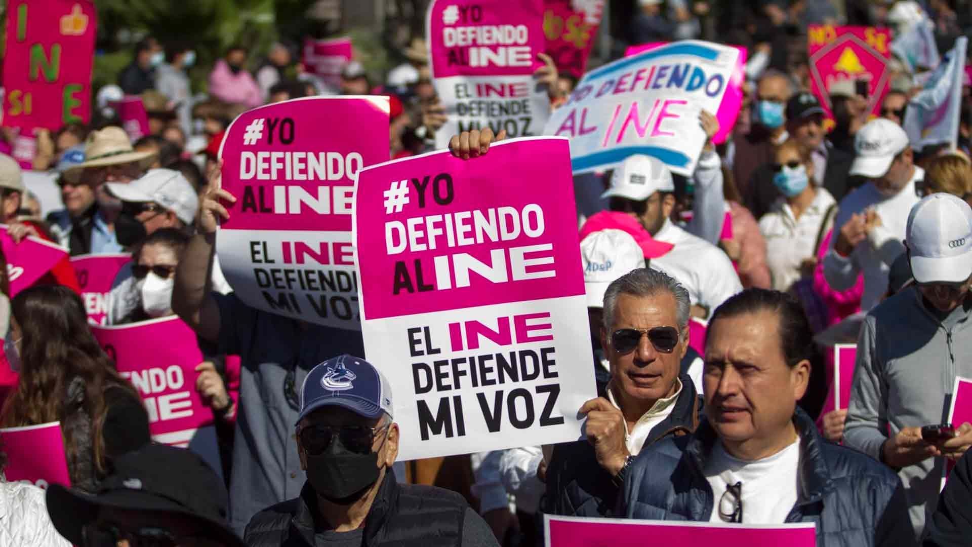 Marcha en defensa del INE es masoquismo, dice AMLO