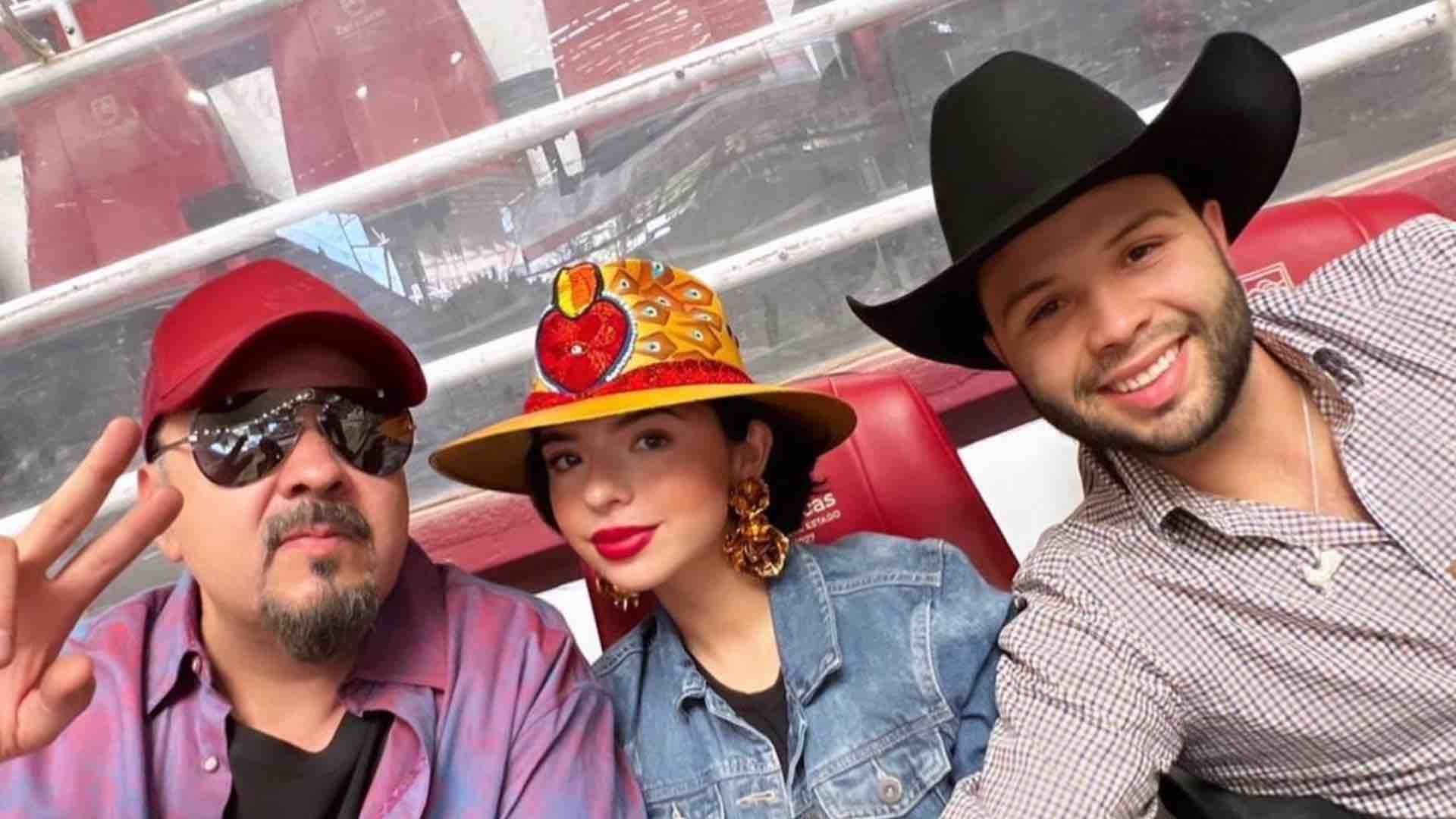 Pepe Aguilar en compañía de sus hijos