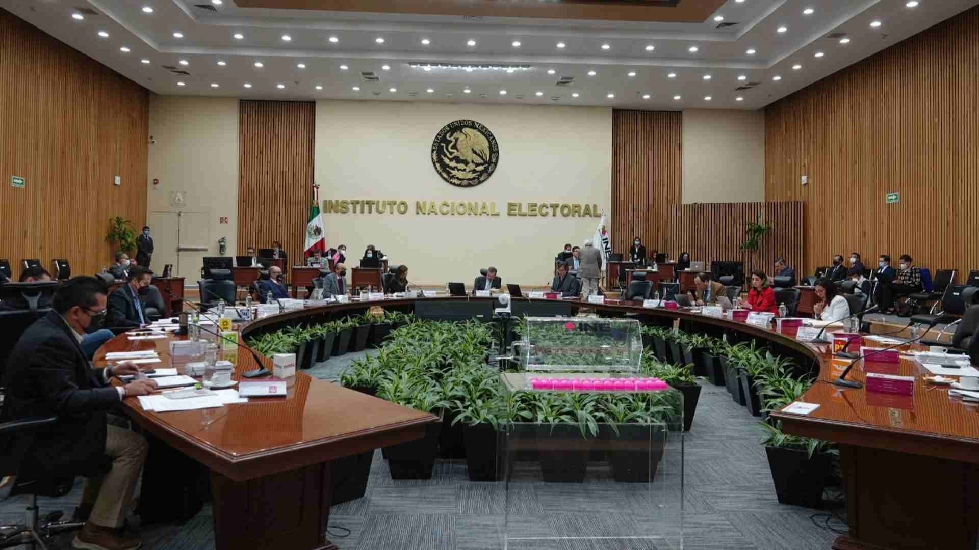 La compensación que recibirán los cuatro consejeros del INE que terminan sus cargos fue anunciada por el INE