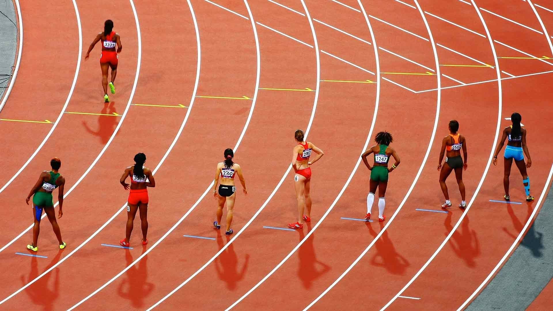 Prohíben a atletas trans competir en atletismo internacional