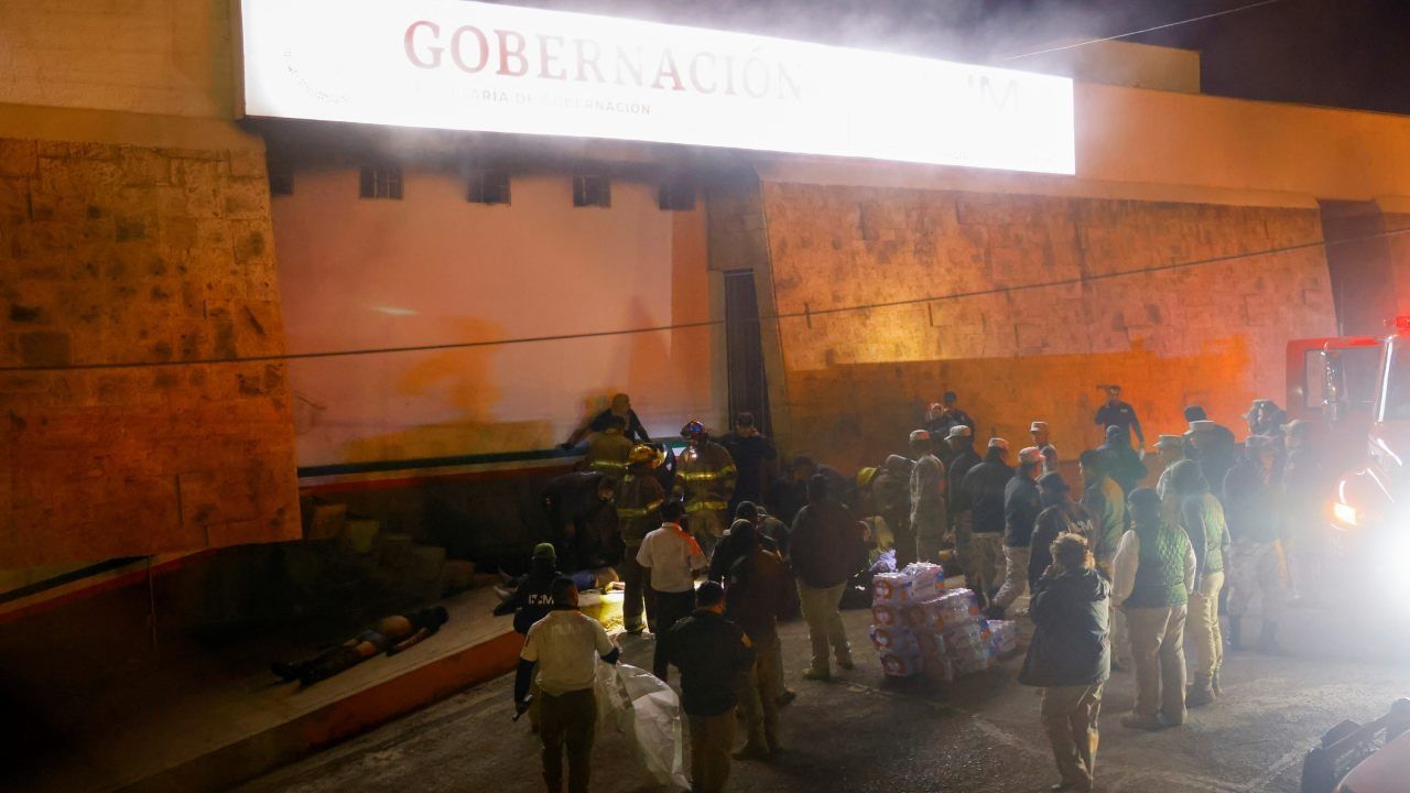 El INM presentó una denuncia para que se investigue el fallecimiento de 39 migrantes durante un incendio en un edificio de Ciudad Juárez