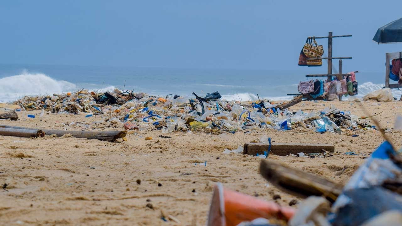 Científicos alertaron por el aumento sin precedentes de plástico en océanos