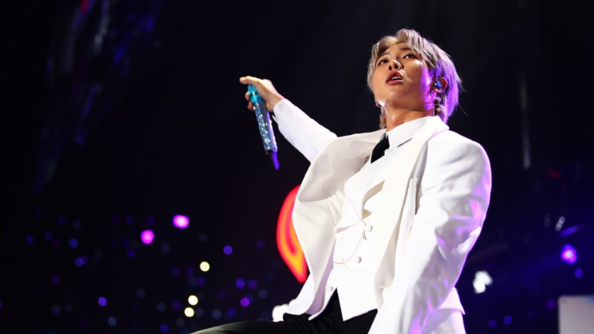 RM de BTS quiere cantar con la cantante española Rosalía 