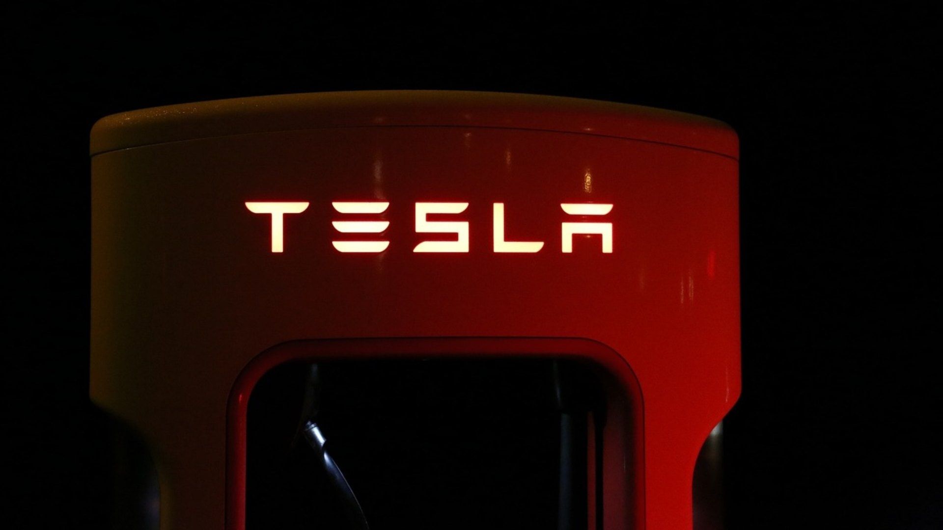 El sueldo de un empleado de Tesla en México va de los 14 mil hasta los 105 mil pesos