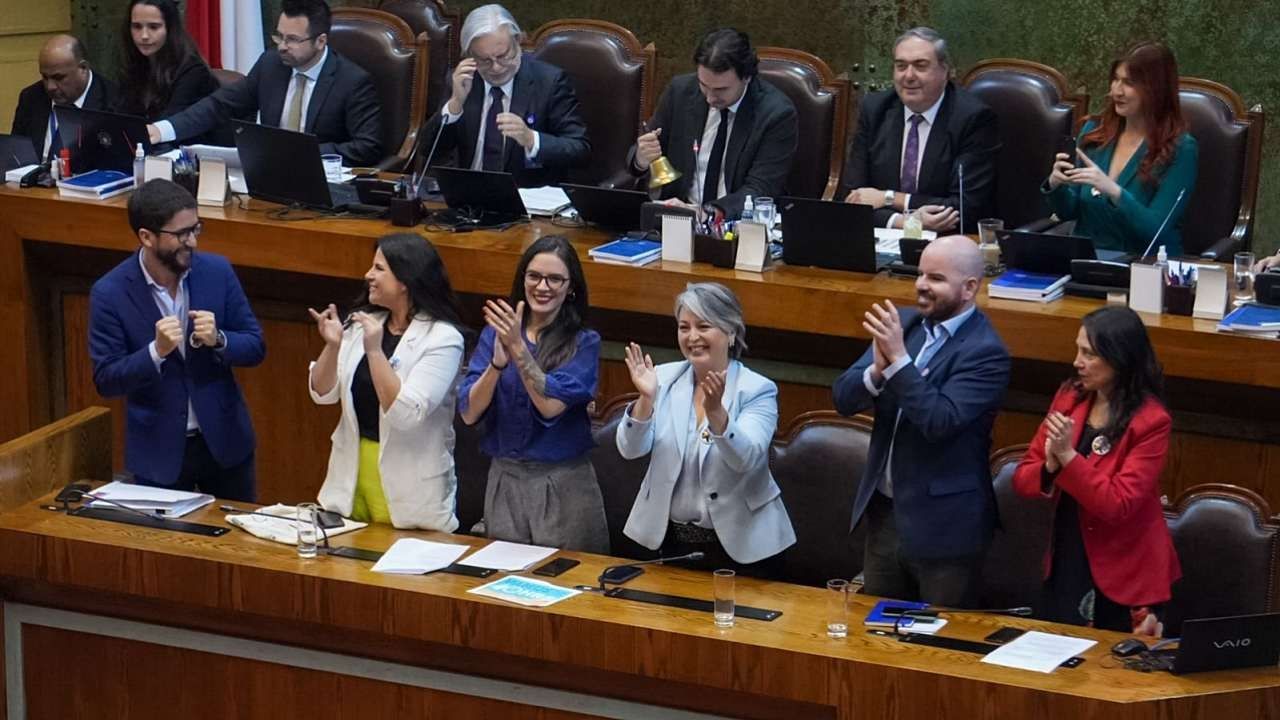 Chile aprobó reducir de 45 a 40 horas la jornada laboral a la semana