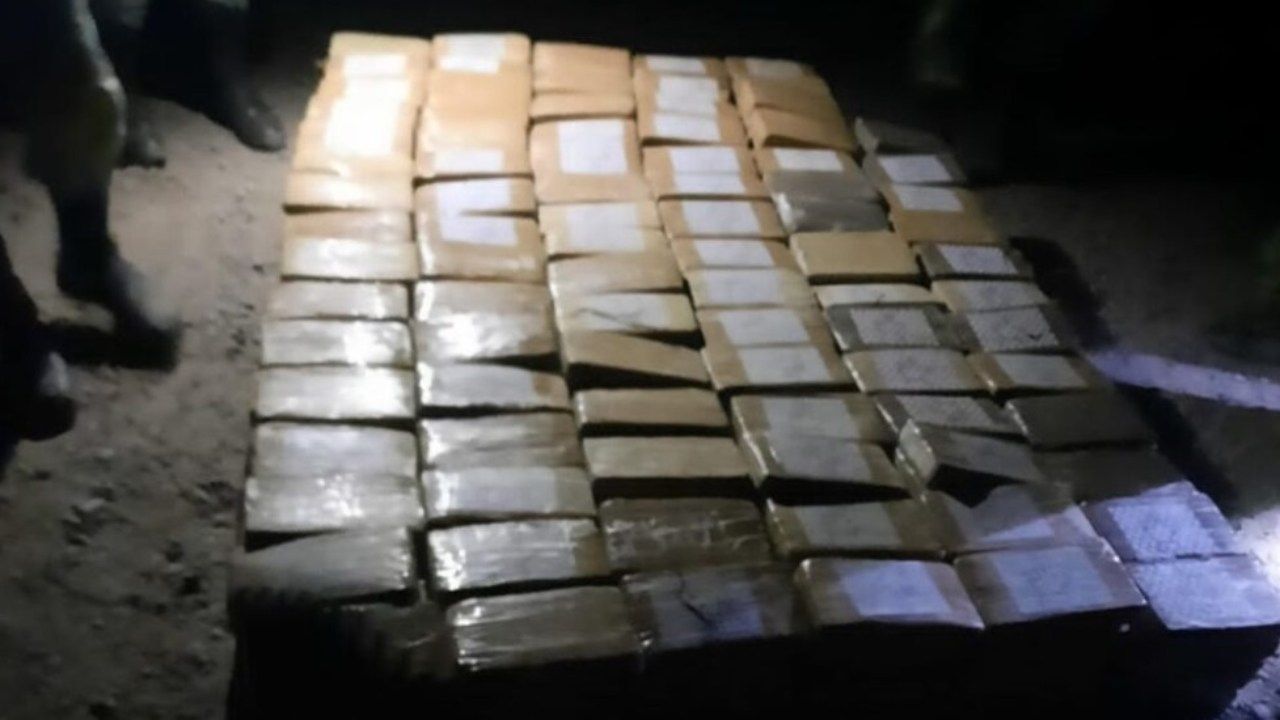 Aseguran paquetes de cocaína en Manzanillo, Colima