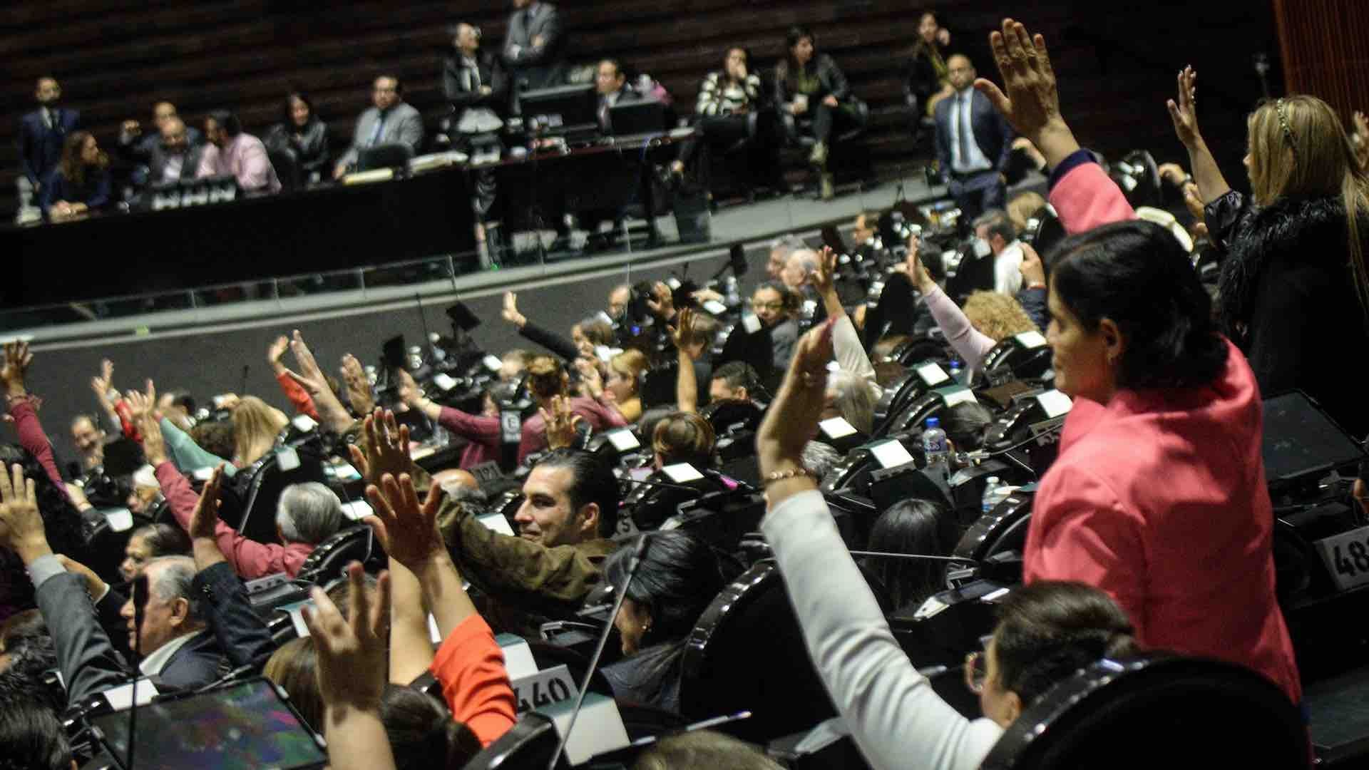 para ser senadores los aspirantes deberán tener el día de la elección 21 años