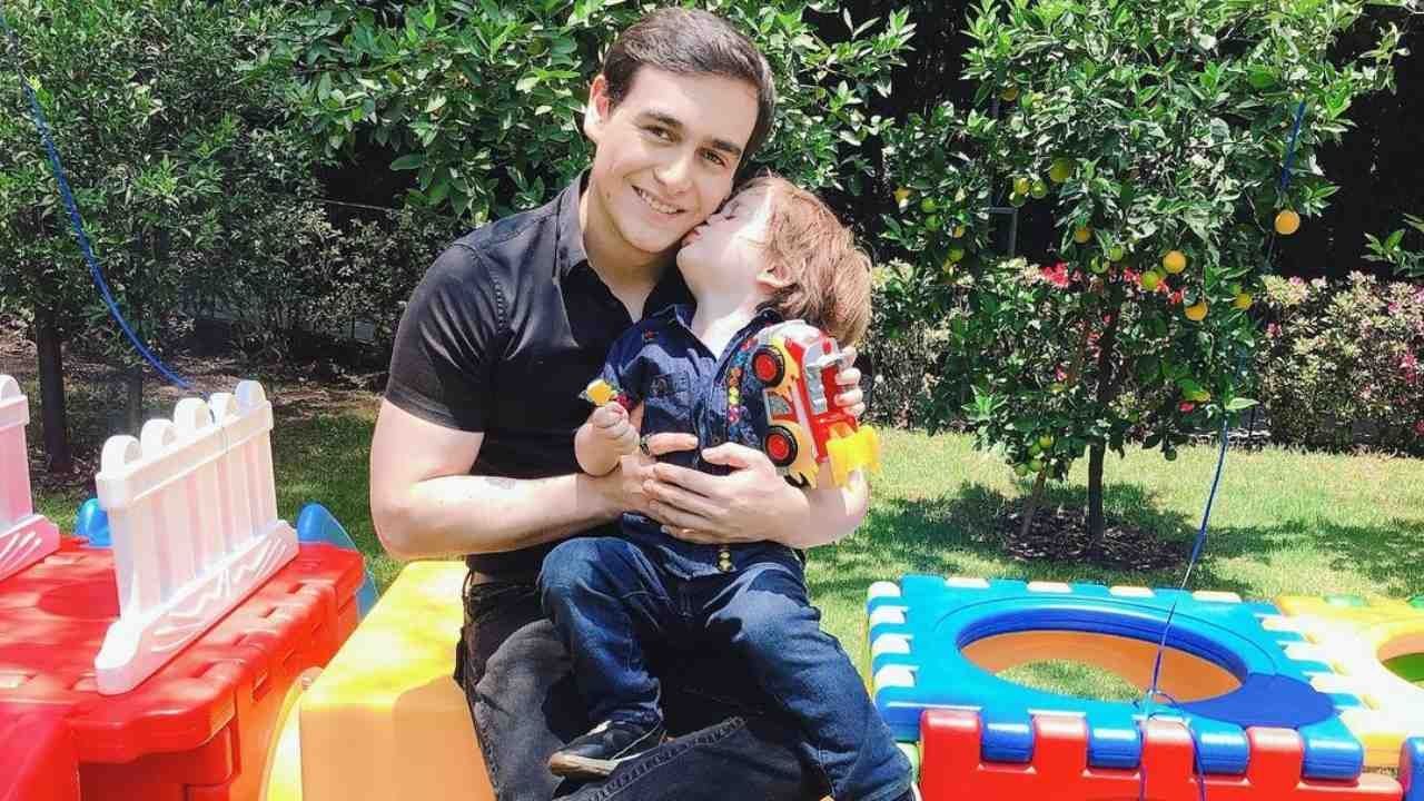 Julián Figueroa le cantó y dedicó una canción a su hijo, al igual que Joan Sebastian lo hizo con él