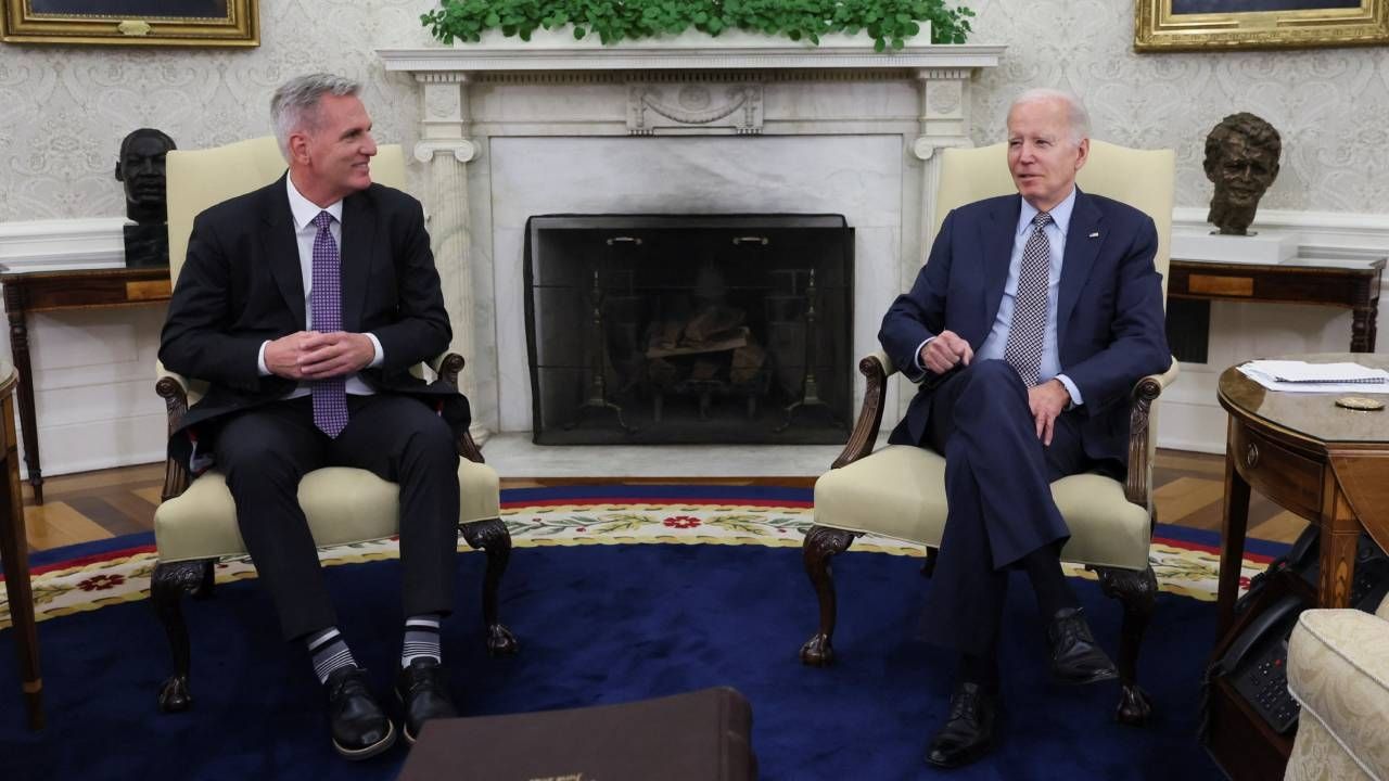  McCarthy y Biden llegan a un acuerdo sobre deuda, según fuentes