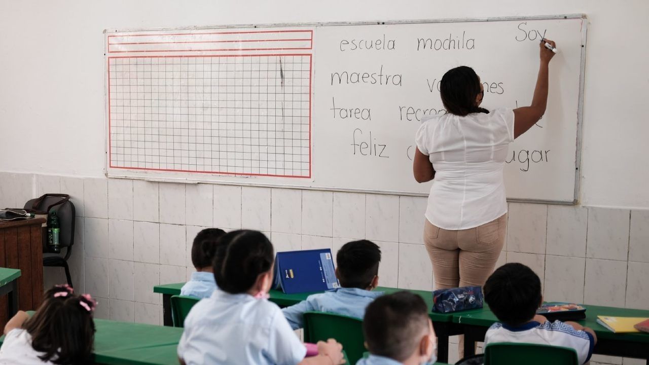 Día del Maestro: ¿Cuánto gana un docente de educación básica en México en 2023?