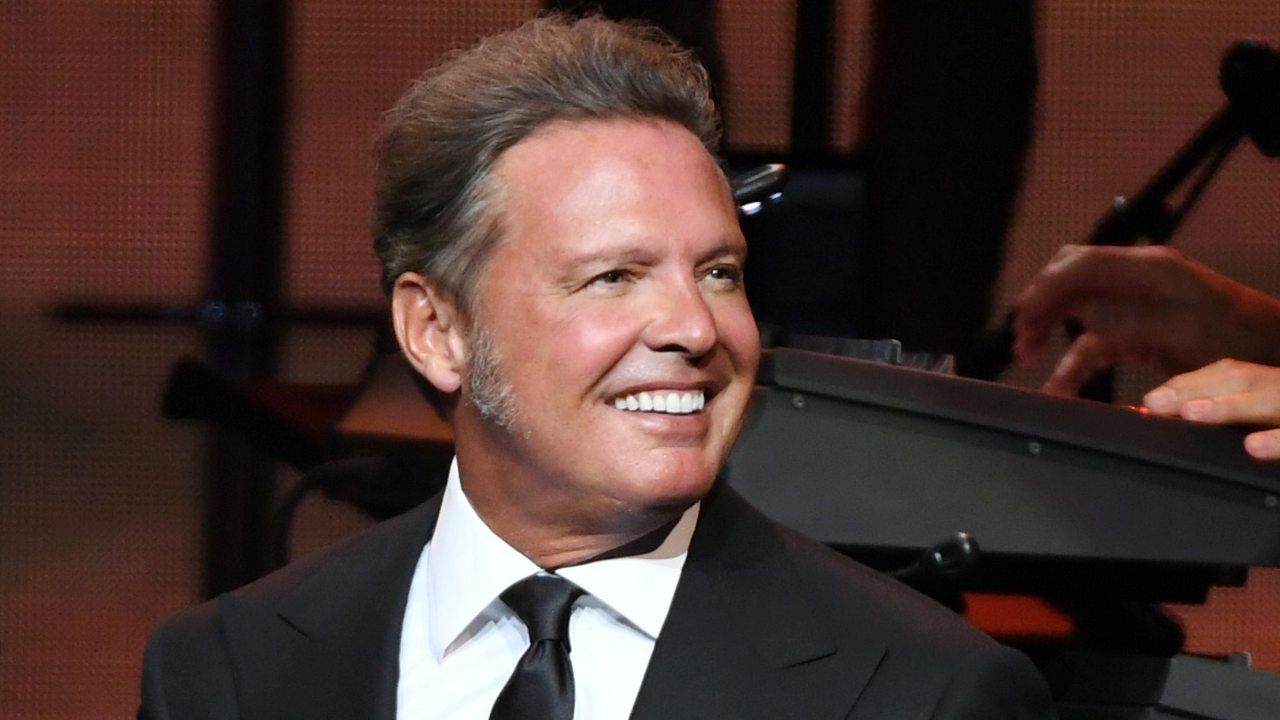 Los primeros boletos para Luis Miguel Tour 2023, que salieron a la venta hoy, 4 de mayo de 2023, en Buenos Aires, Argentina, y en Miami, Florida, en Estados Unidos, se agotaron