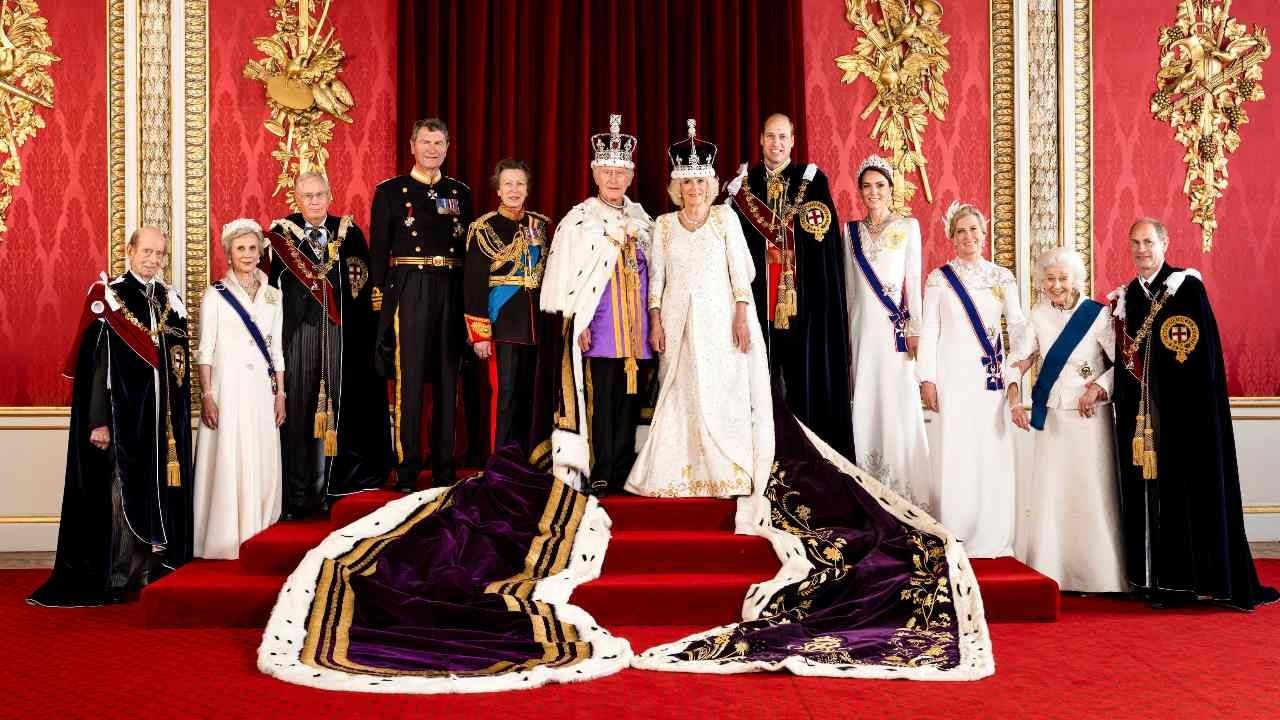 Familia Real: Publican Fotografía Oficial tras la Coronación del Rey Carlos III