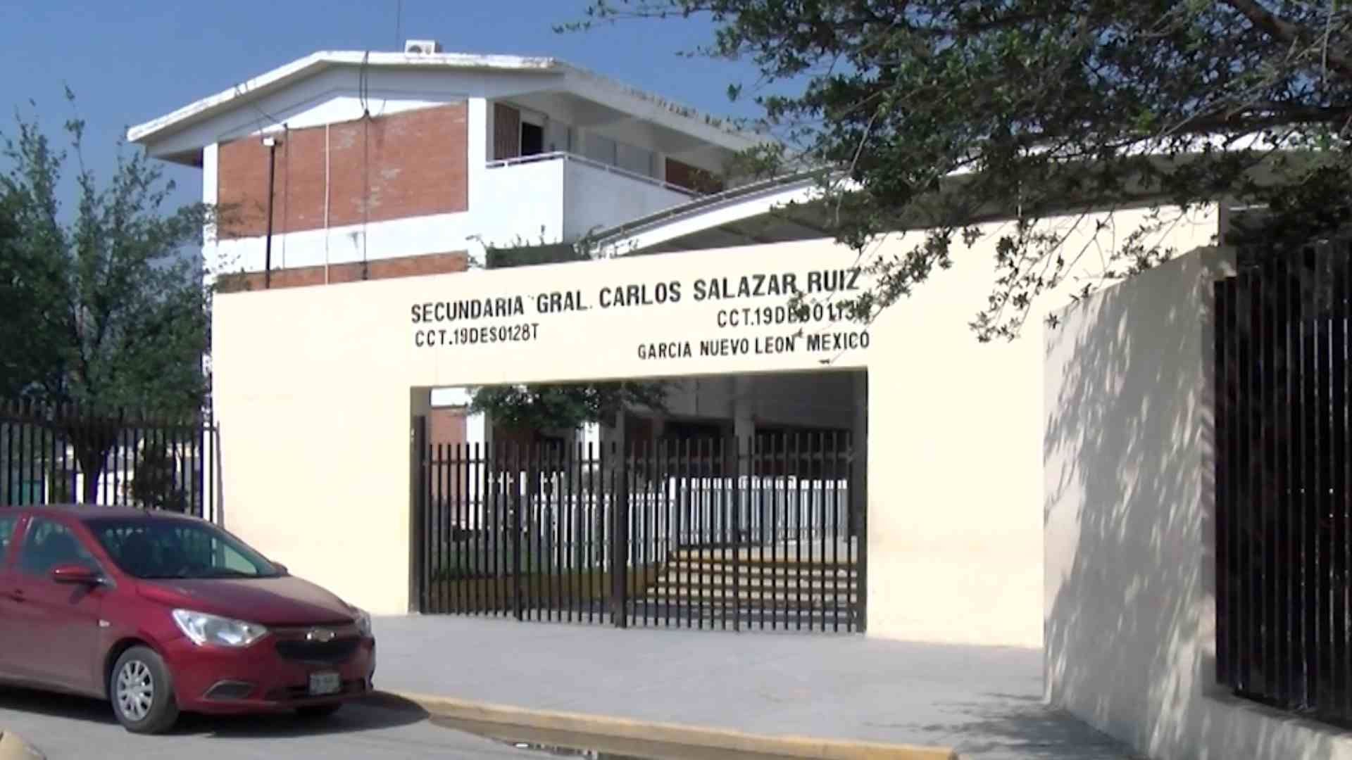 Se intoxica alumno con marihuana en Secundaria Carlos Salazar Ruiz, en García, Nuevo León.