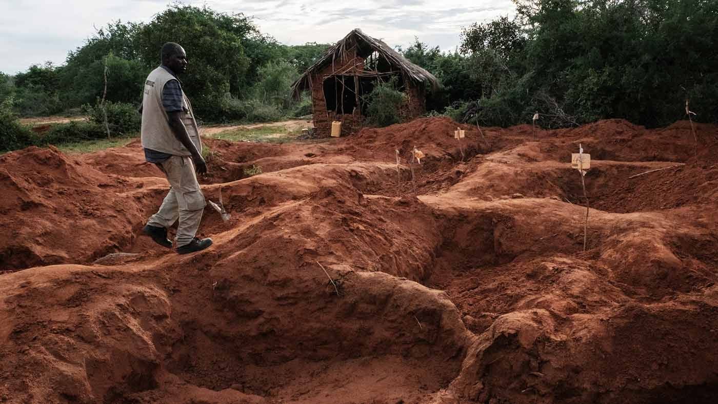 Kenia: Autopsias de víctimas de secta, revelan niños hambrientos y asfixiados