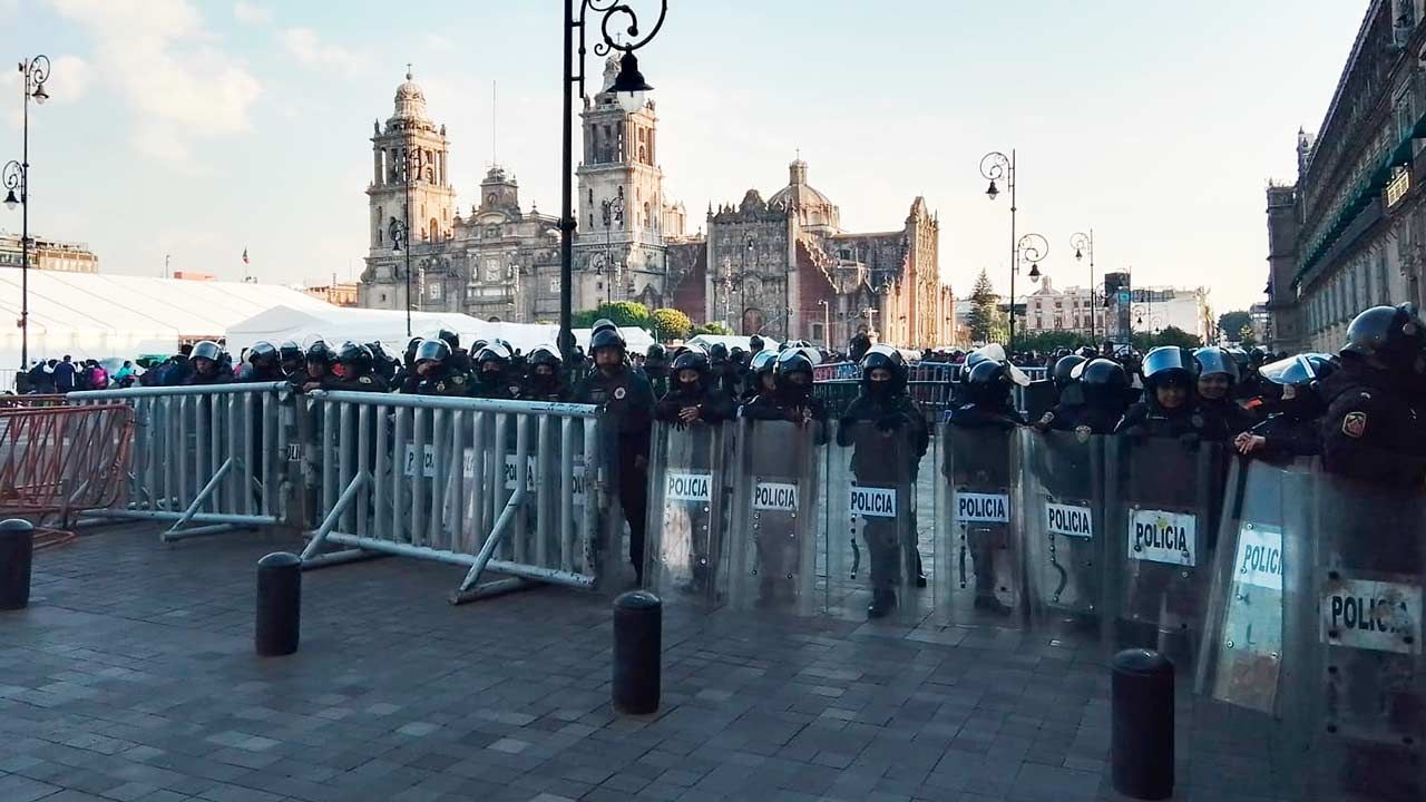 Protesta de Maestros frente a Palacio Nacional "Es por Falta de Información": AMLO