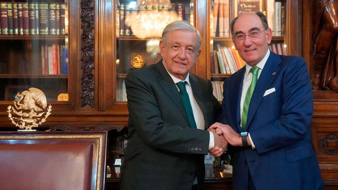 Iberdrola y México Firman Venta de 13 Plantas de Energía