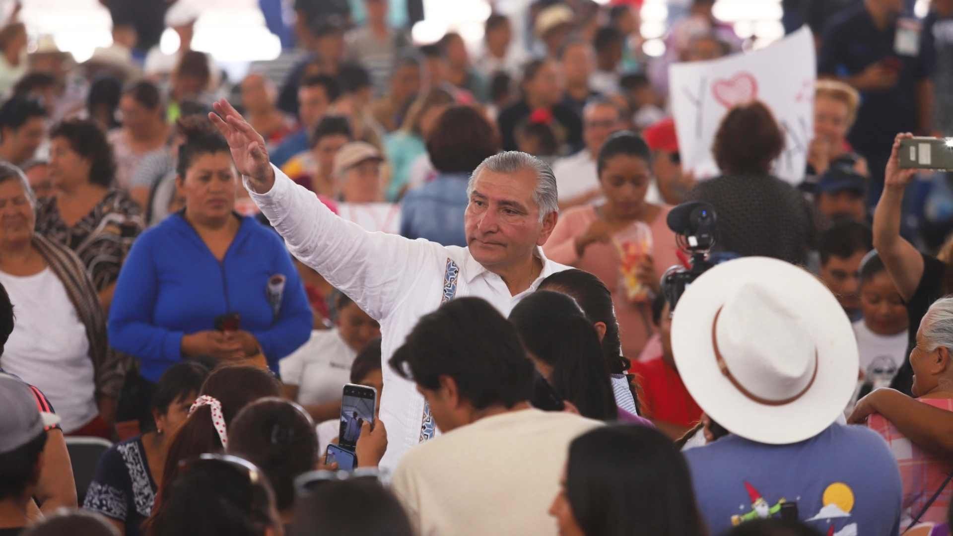 Adán Augusto López en gira por Lagos de Moreno, Jalisco.