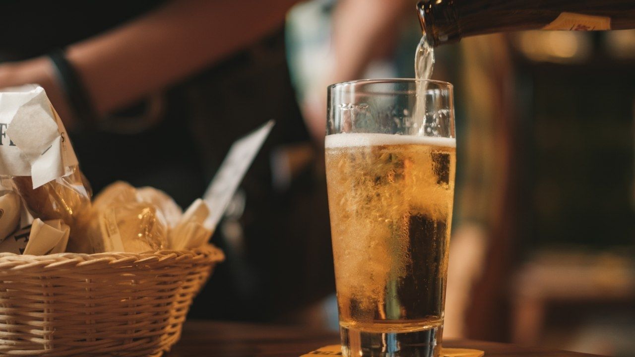 Este truco permite enfriar la cerveza en menos de 5 minutos