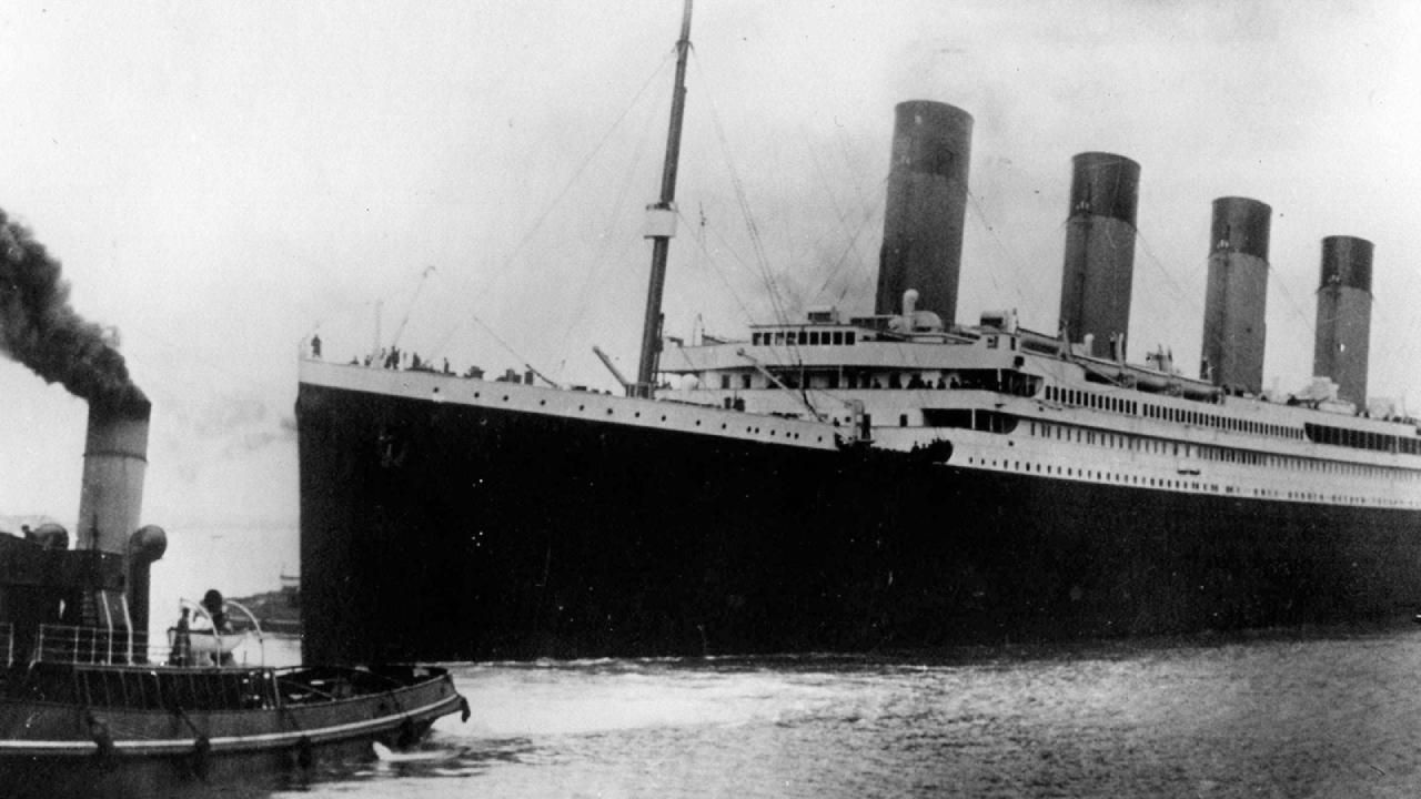 El Titanic a punto de zarpar en su viaje inaugural