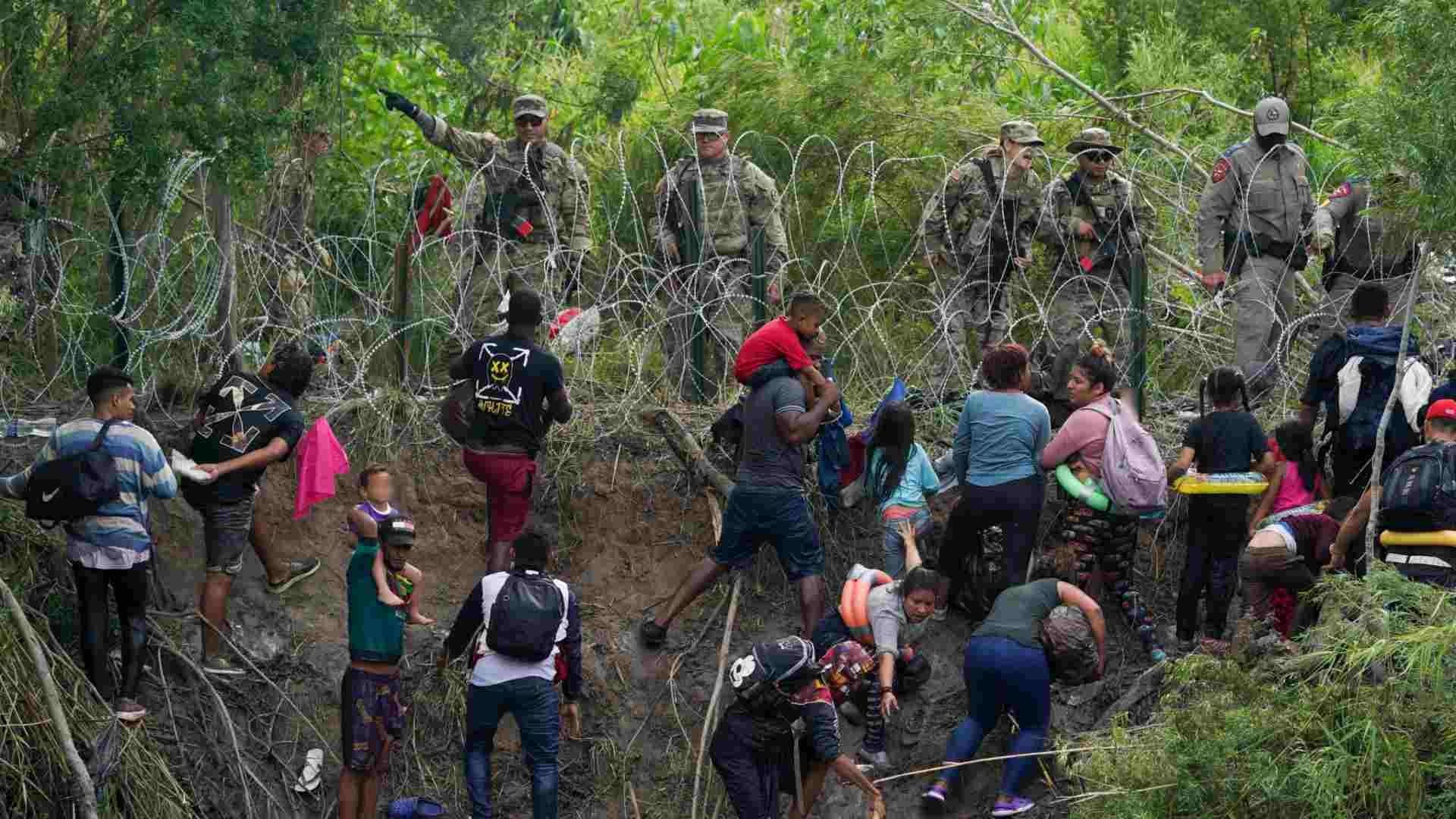 Elementos de la Guardia Nacional en Texas