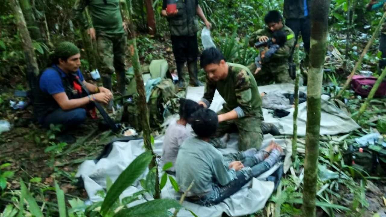 Colombia: Niños Rescatados en Selva tras Accidente Aéreo Están Fuera de Peligro